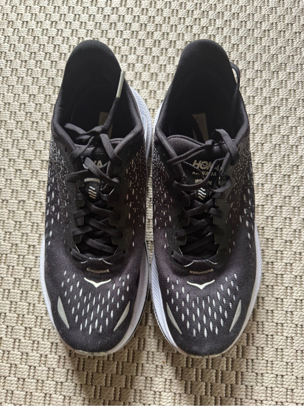 Hoka One One KawanaREFLECTIVE Womens Size 9 Running Shoes Sneakers Black/White - Picture 4 of 6